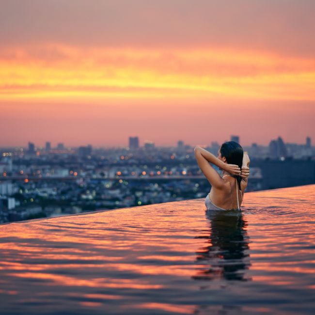 Bể bơi vô cực trên sân thượng