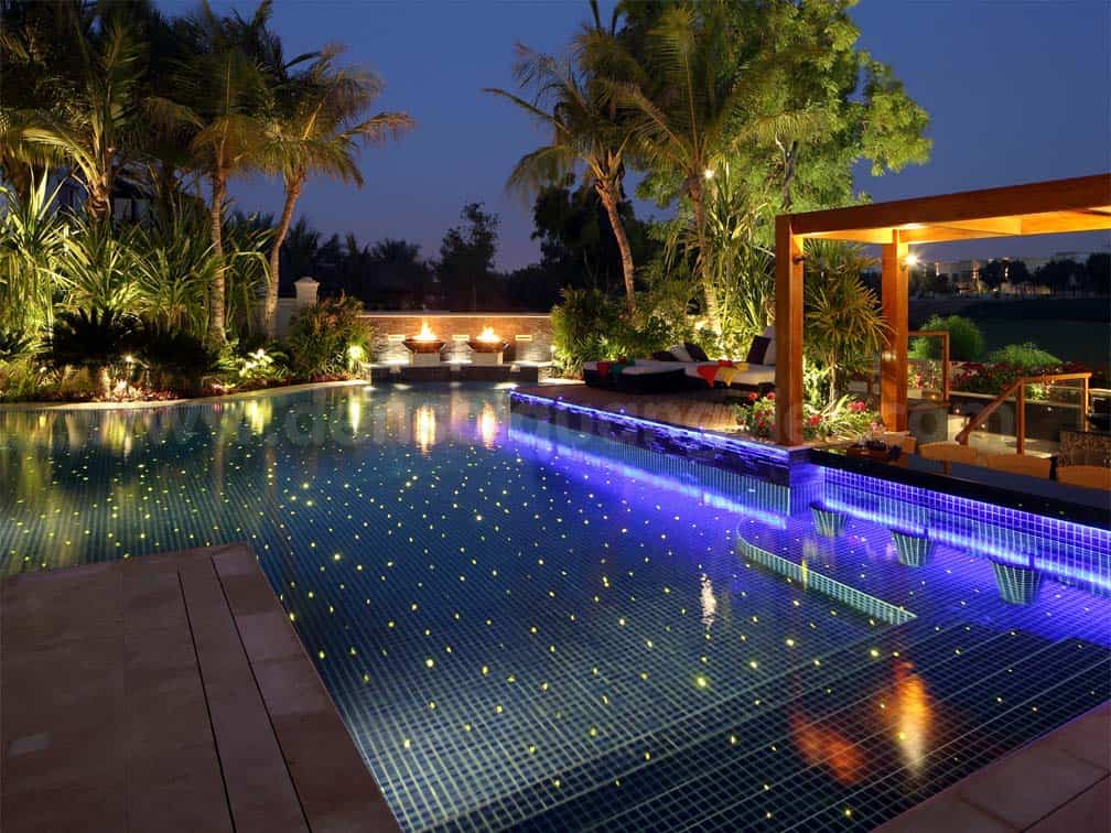 bố trí đèn bể bơi